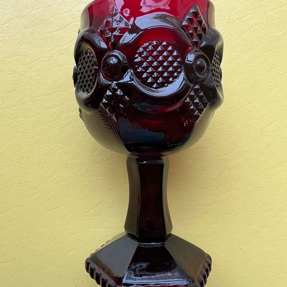 Vintage set of 7 Avon ruby red Cape Cod goblets - Picture 4 of 7